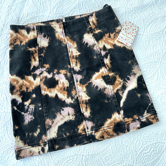 Free People Dresses & Skirts - FREE PEOPLE NWT Tie Dye Zipper Back Mini Skirt Sz 4